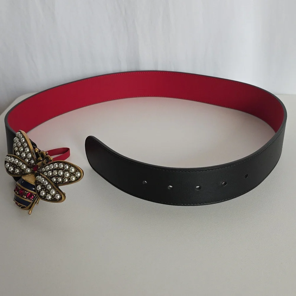 Gucci Black Leather Belt with Red Lined Interior and Pearl & Jewel Bee Buckle - Picture 4 of 6